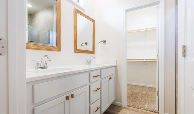 Building Photo - Don't miss out on this beautiful home!