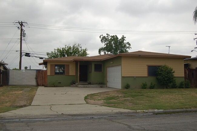 Primary Photo - 251 E Ramona Dr