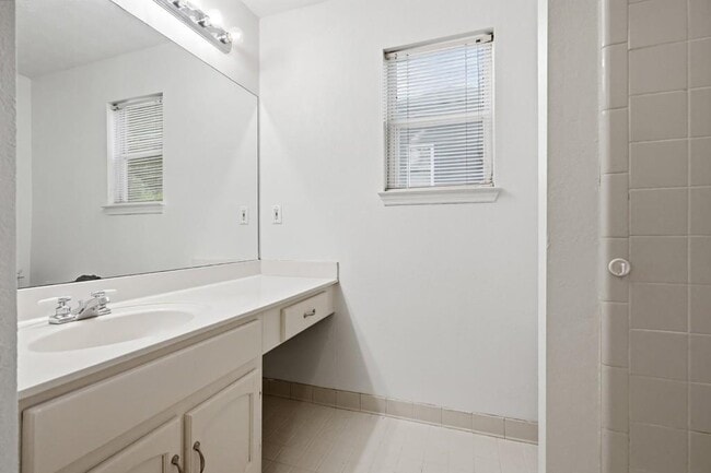 Building Photo - 4061 Keheley Glen Dr