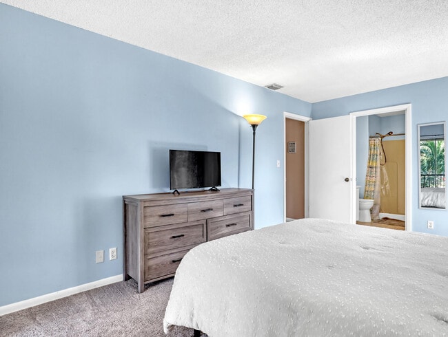 Building Photo - 6552 Chasewood Dr