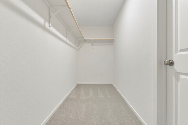 Building Photo - 253 Douglas Hls Dr