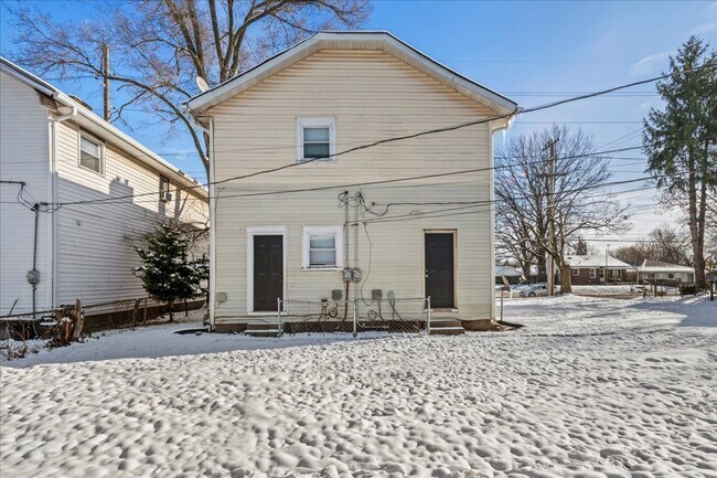 Building Photo - 1752-1752 N Rural St