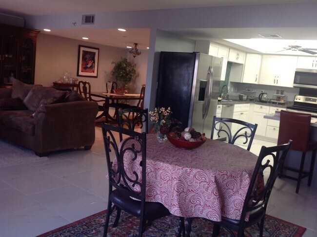 Building Photo - 7950 E Camelback Rd