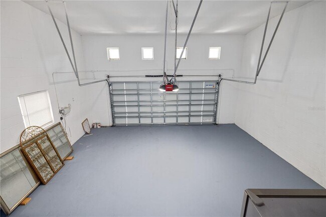 Building Photo - 2709 W Bay Ave