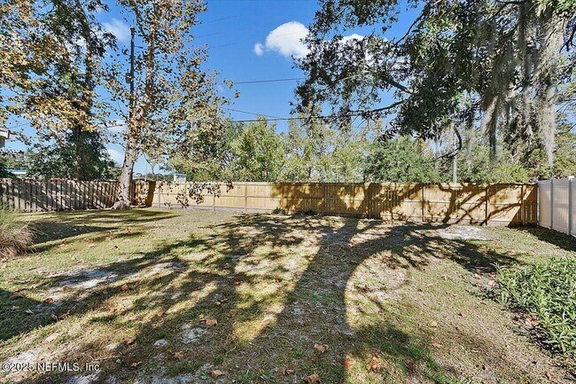 Building Photo - 5637 Bishop Ln
