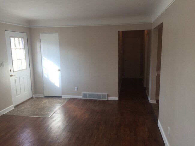 Building Photo - 3882 N Hartford Dr