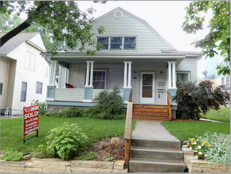 Beautiful Home! - 3212 Poppleton Ave
