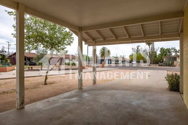 Building Photo - Quaint Home in an Established Neighborhood