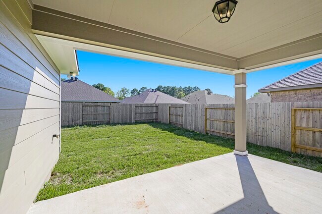 Building Photo - 14375 N Summerchase Cir