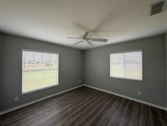 Building Photo - Morriston - 19 ACRE HIDDEN GEM!! **Won't Last**