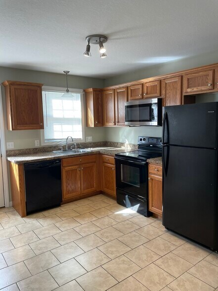 Dishwasher - 2020 Palmer Rd