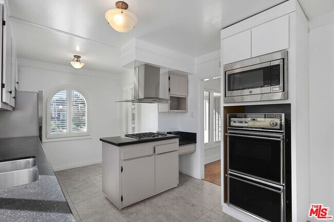 Building Photo - 2340 Camden Ave