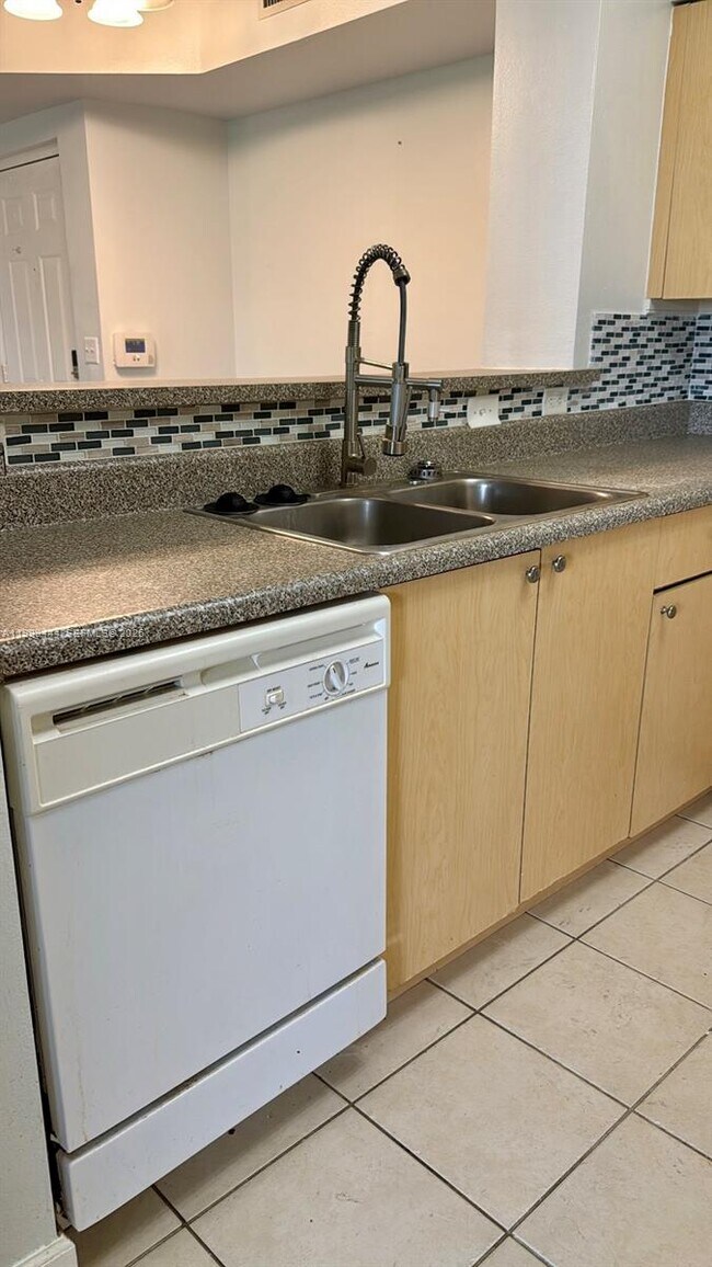 Building Photo - 2201 W Preserve Way