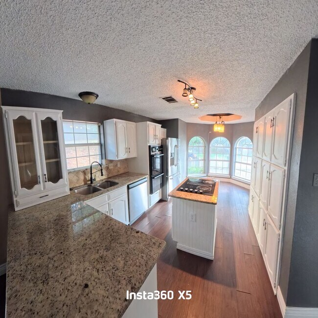 Building Photo - 1454 Cromwell Ct