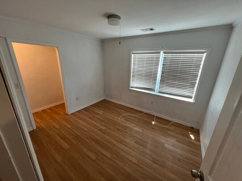 Building Photo - 314 3rd Ave SW