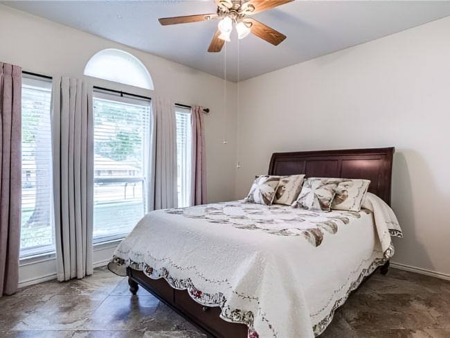 Building Photo - 1405 Ridgemoor Ln