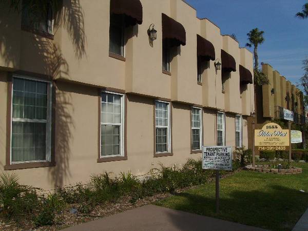 Primary Photo - 1655 W Pampas Ln