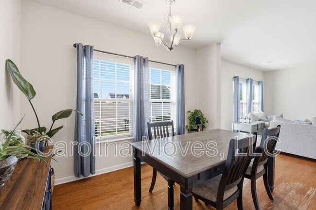 Building Photo - 126 Middleby Way