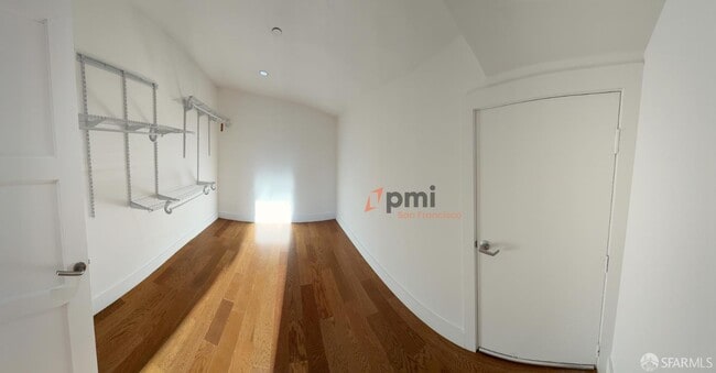 Building Photo - 209 9th St