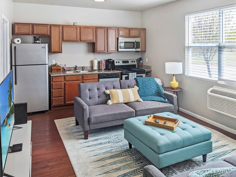 Prime Place Manhattan Student Apartments 1532 College Ave Manhattan