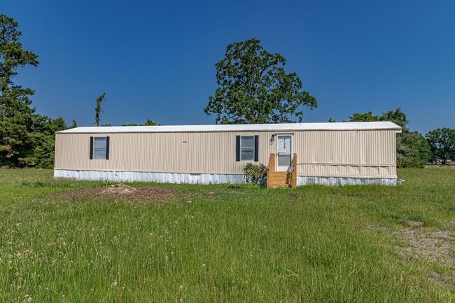 Primary Photo - ADORABLE 2 BR | 2 BA in Pikeville * Weekly...