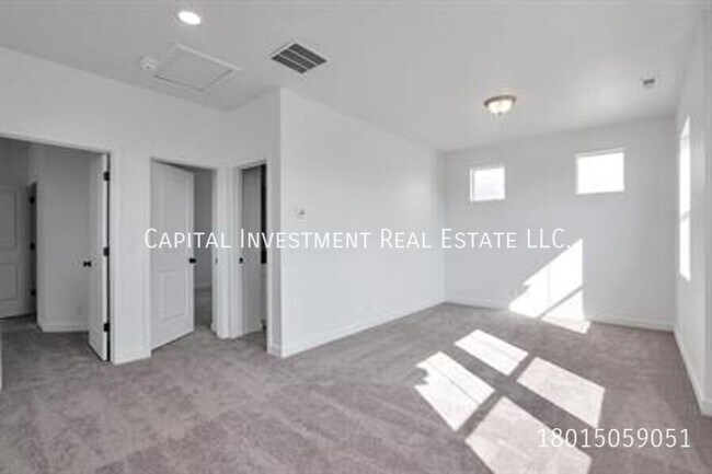 Building Photo - 4692 Camellia Ln