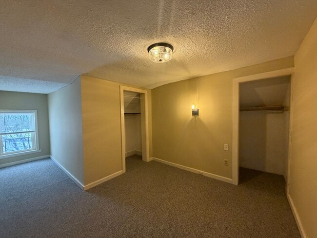 Building Photo - Move-In Ready 3-Bed, 1-Bath Home in Pittsfield