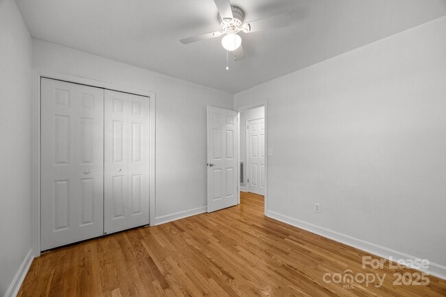 Building Photo - 136 Kent Dr