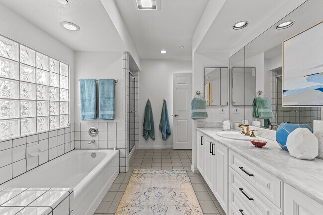 Building Photo - 12000 Goshen Ave