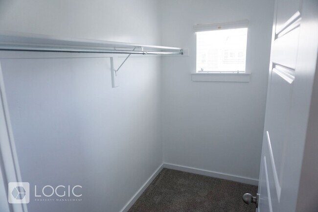 Building Photo - 15180 Gunpowder Ct