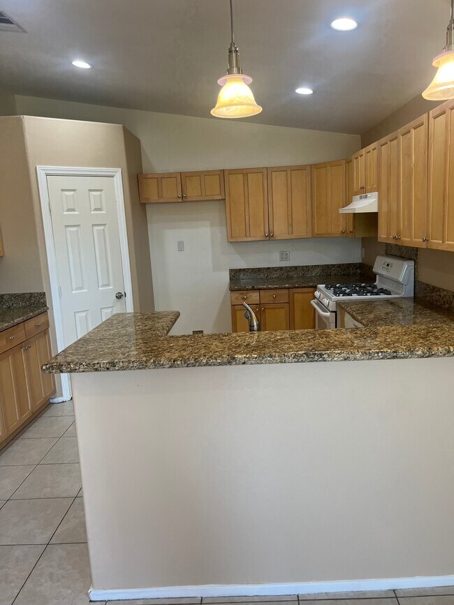 Building Photo - 66334 San Juan Rd