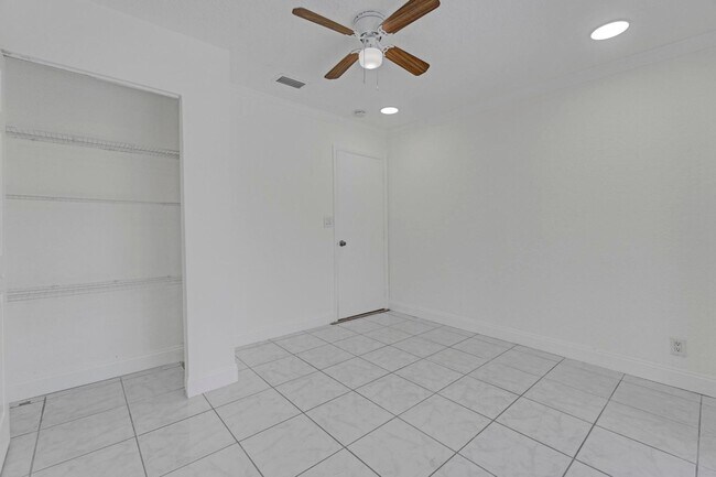 Building Photo - 1820 NW 33rd St