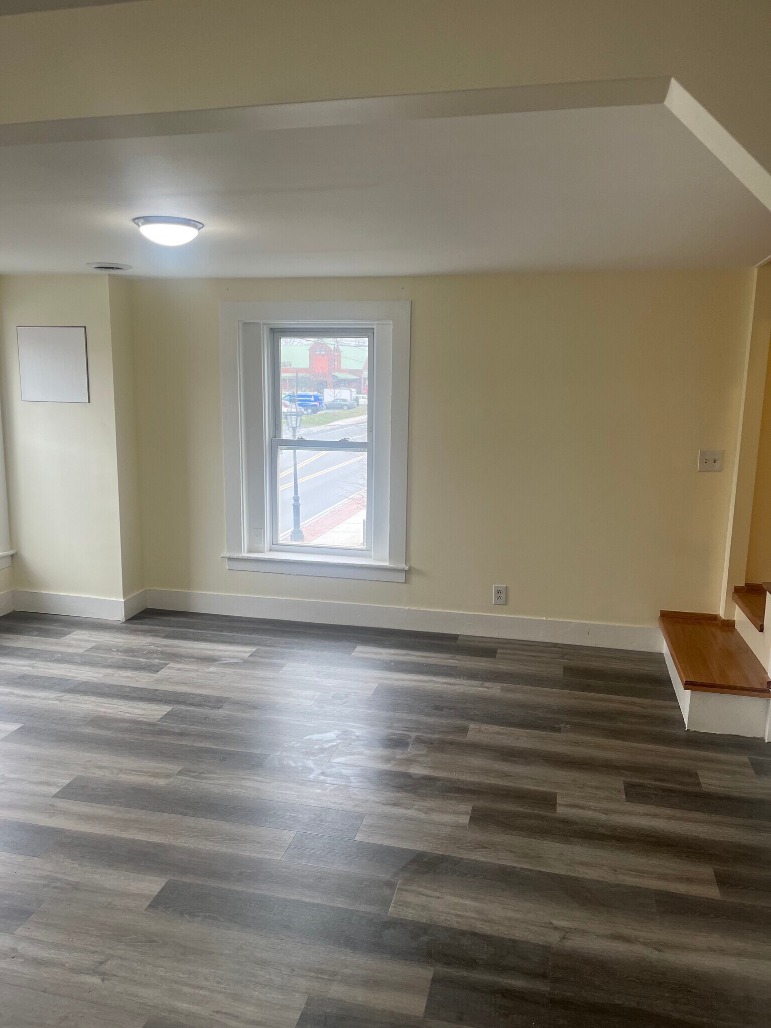 Living Room - 697-1 Islington St