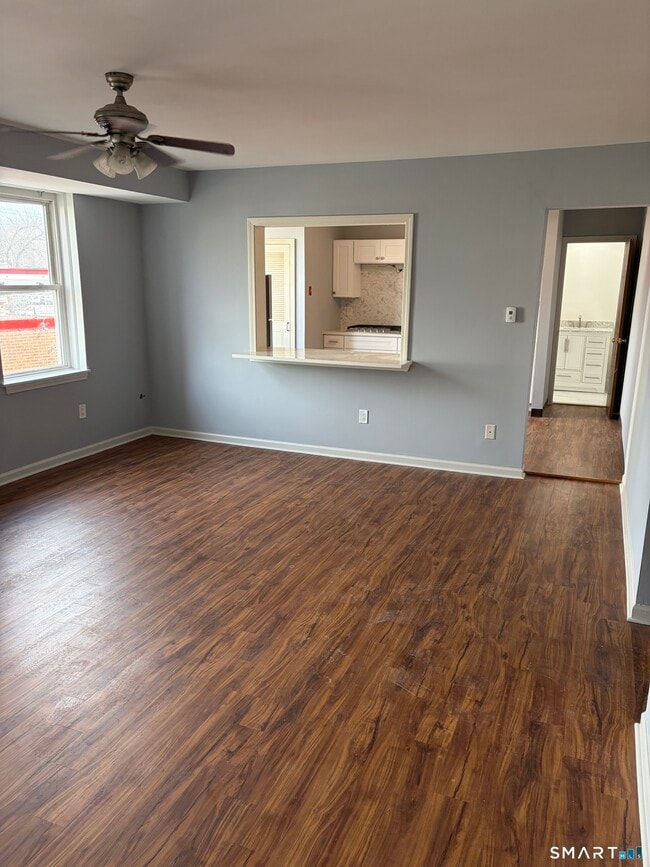 Building Photo - 872 State St