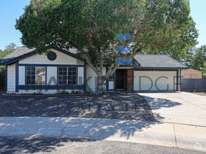 Building Photo - House at 59thAve/Union Hills! JOIN THE WAI...