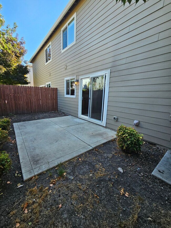Building Photo - 528/532 Gray Court