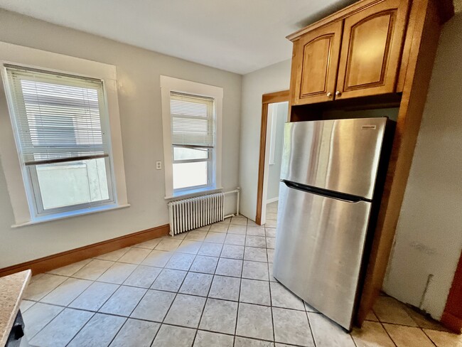 Kitchen Breakfast Nook - 31 Justin Rd