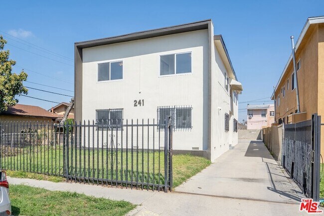 Building Photo - 241 W 84th St