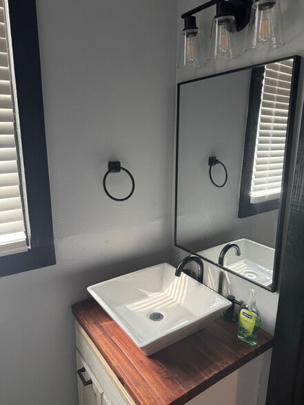 Building Photo - 126 Montgomery St