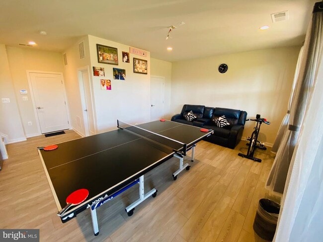 Building Photo - 23603 Hopewell Manor Terrace