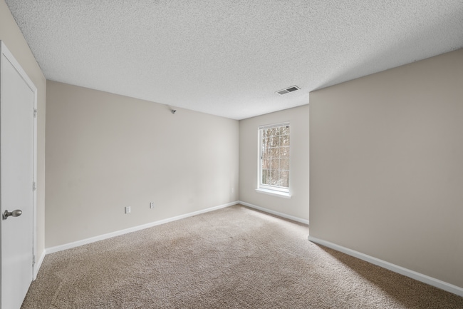 Building Photo - 2411 Hill St