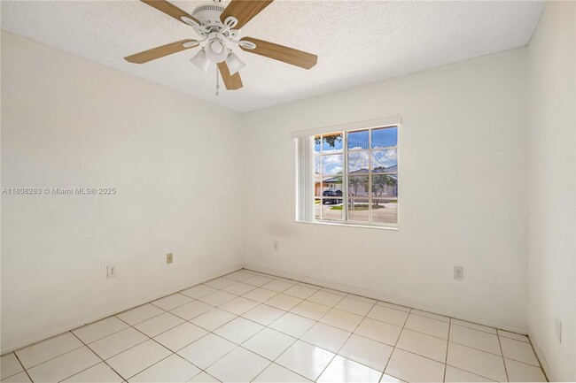 Building Photo - 1062 NW 134th Pl