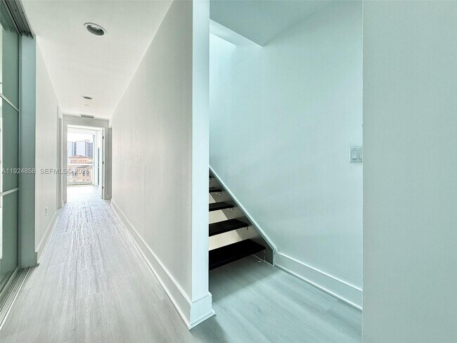 Building Photo - 2950 NE 188th St