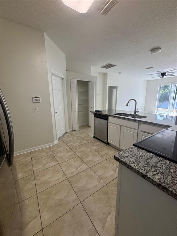 Building Photo - 10510 Beneva Dr