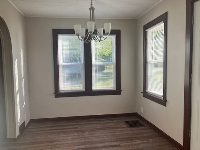 Building Photo - Updated 3 Bedroom - 1 Bath House in Twin Lakes