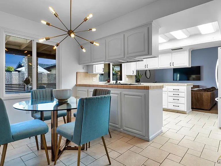 Building Photo - 7413 Saddleback Dr