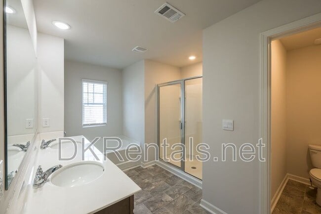 Building Photo - 261 Barnwood Ln