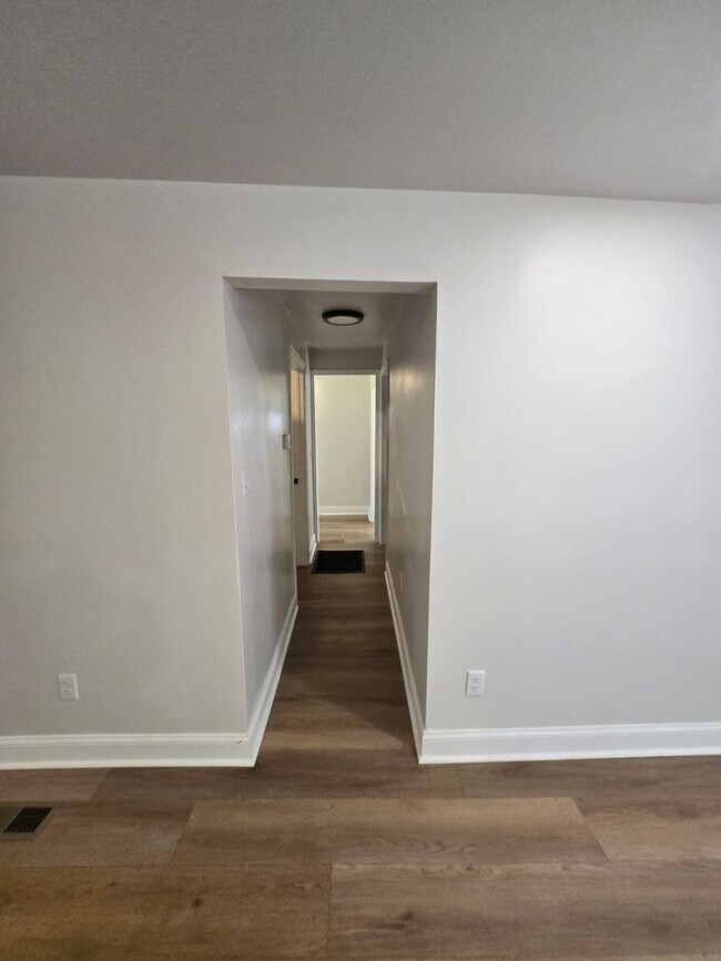 Building Photo - Spacious Single-Family Home in Chattanooga...