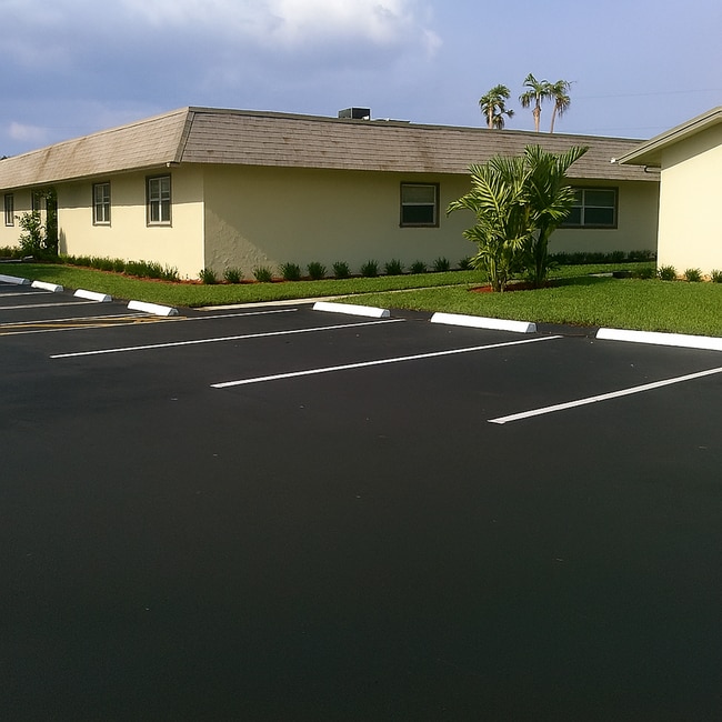 Building Photo - 511 Banks Rd Margate, FL 33063