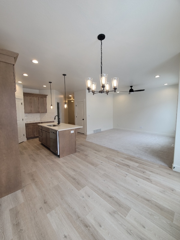 Building Photo - 967 W Sunspear Dr